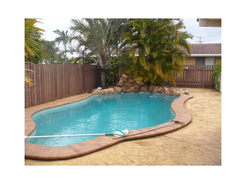 24 Gibson Street, Avenell Heights QLD 4670