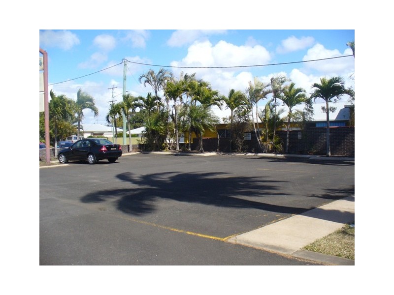 127 Bargara Road, Bundaberg East QLD 4670