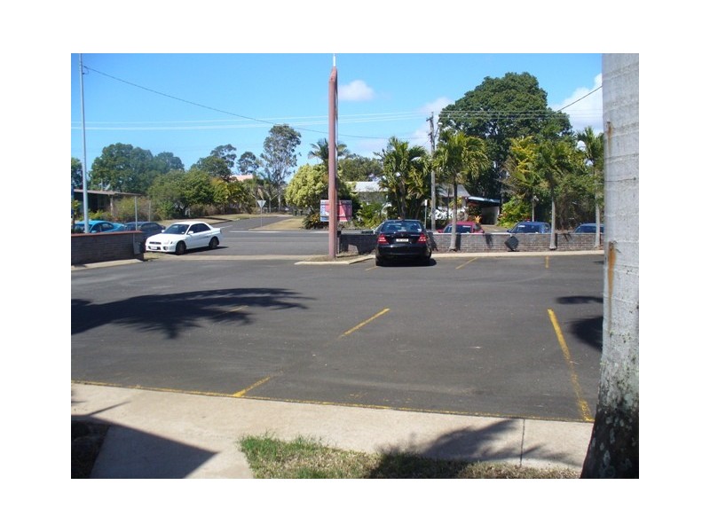 127 Bargara Road, Bundaberg East QLD 4670