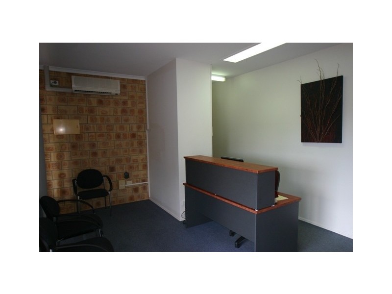 2/220 Walker Street, Svensson Heights QLD 4670