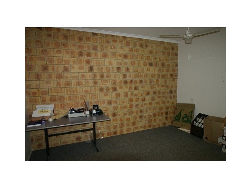 2/220 Walker Street, Svensson Heights QLD 4670