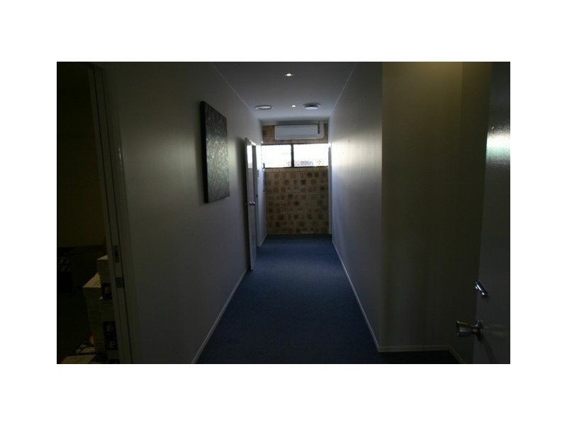 2/220 Walker Street, Svensson Heights QLD 4670
