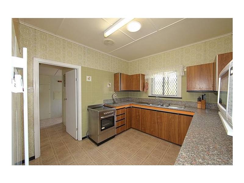 32 Adams Street, Bundaberg West QLD 4670