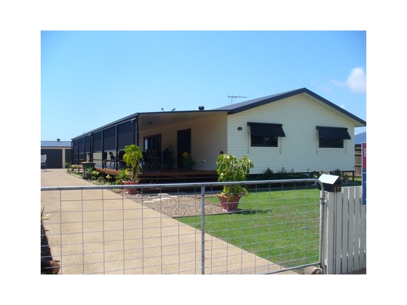 37 Powers Street, Burnett Heads QLD 4670