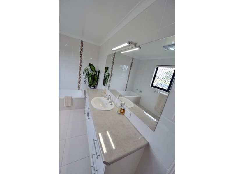 37 Powers Street, Burnett Heads QLD 4670
