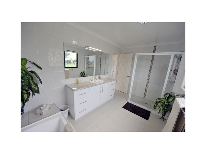37 Powers Street, Burnett Heads QLD 4670