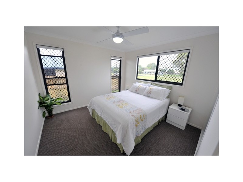 37 Powers Street, Burnett Heads QLD 4670