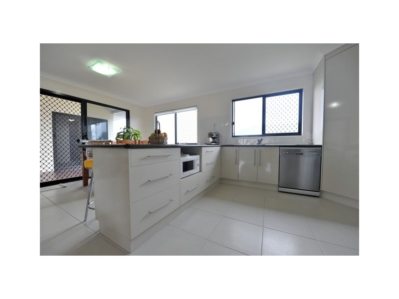 37 Powers Street, Burnett Heads QLD 4670