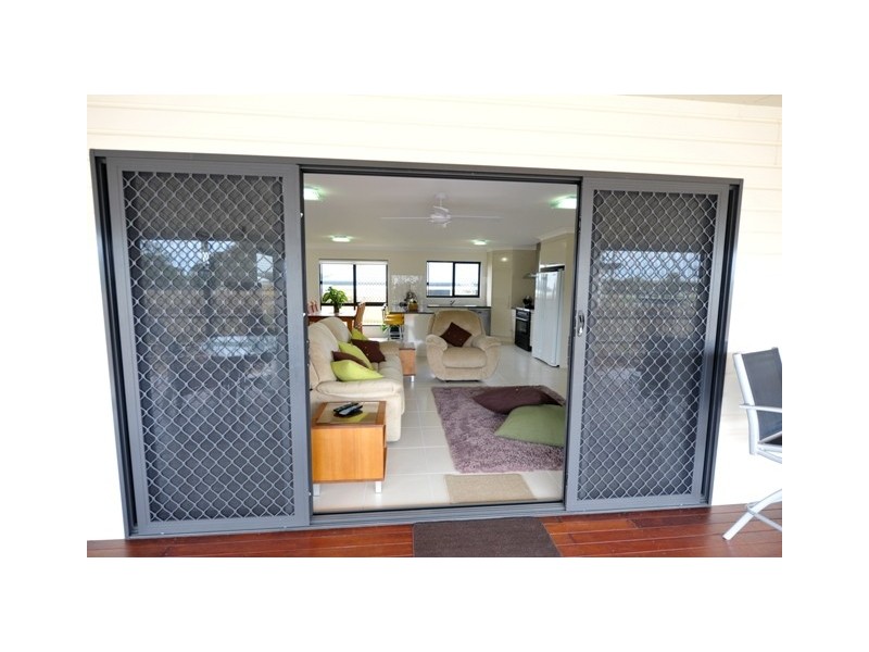 37 Powers Street, Burnett Heads QLD 4670