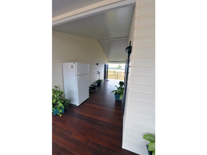 37 Powers Street, Burnett Heads QLD 4670