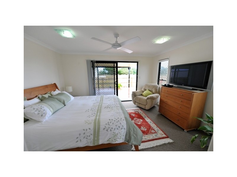 37 Powers Street, Burnett Heads QLD 4670