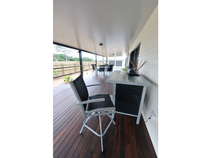 37 Powers Street, Burnett Heads QLD 4670