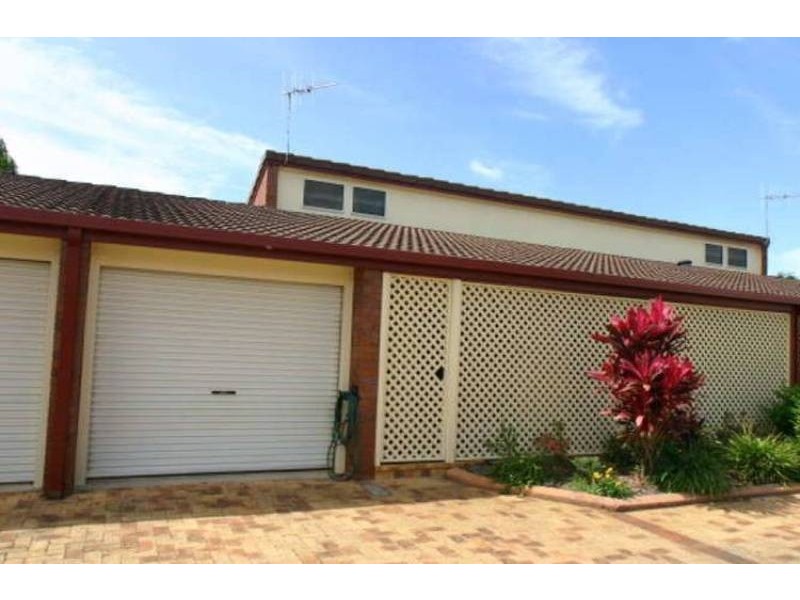 2/15 Thabeban Street, Avenell Heights QLD 4670