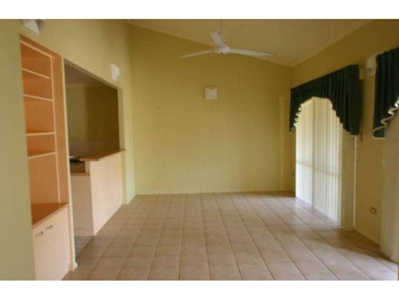 2/15 Thabeban Street, Avenell Heights QLD 4670