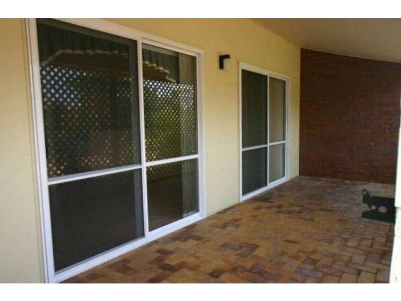 2/15 Thabeban Street, Avenell Heights QLD 4670