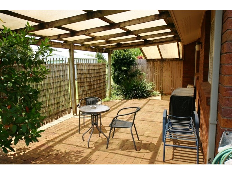 2/15 Thabeban Street, Avenell Heights QLD 4670