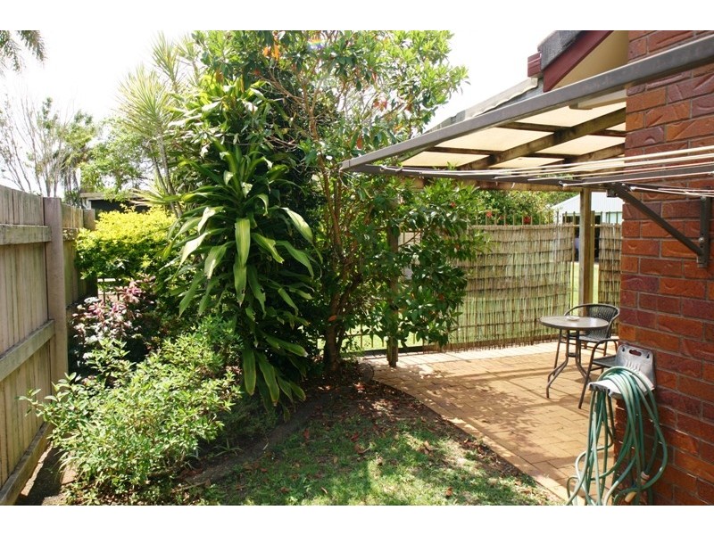 2/15 Thabeban Street, Avenell Heights QLD 4670