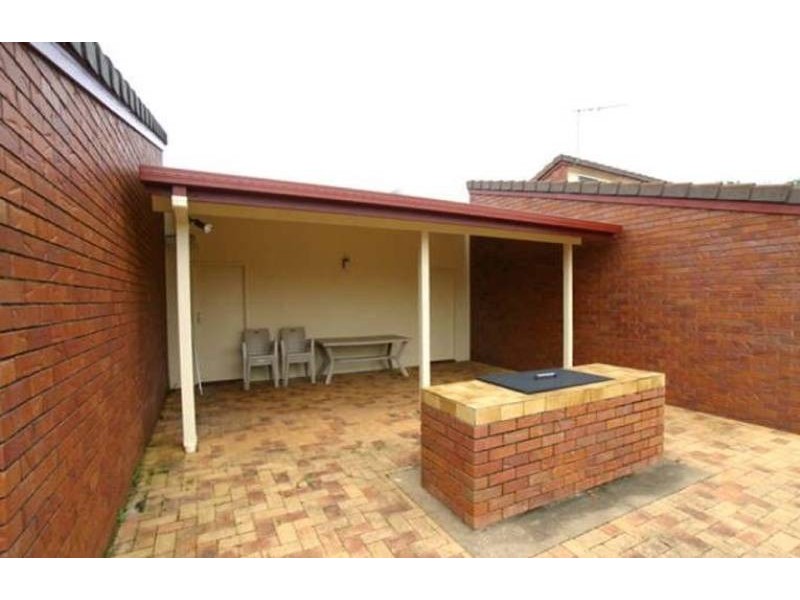 2/15 Thabeban Street, Avenell Heights QLD 4670