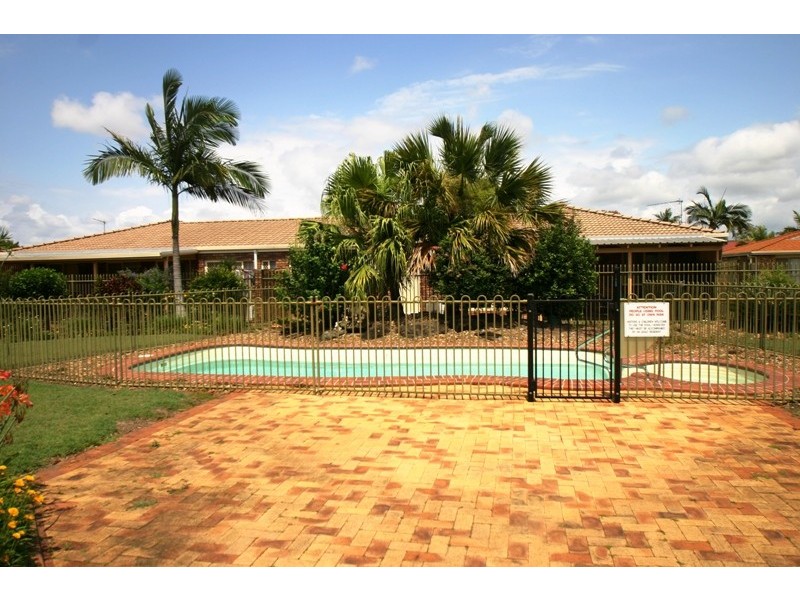 2/15 Thabeban Street, Avenell Heights QLD 4670