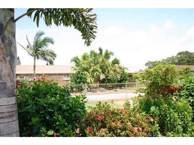 2/15 Thabeban Street, Avenell Heights QLD 4670