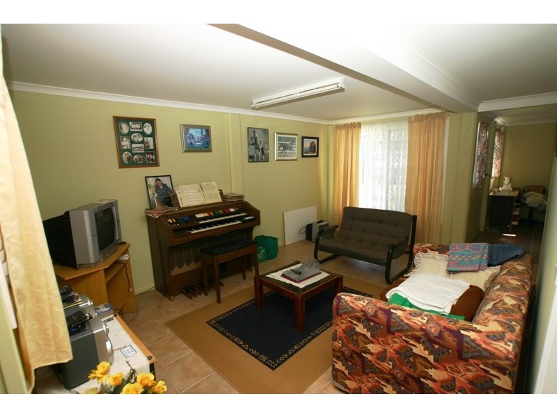 11 Doctor Street, Burnett Heads QLD 4670