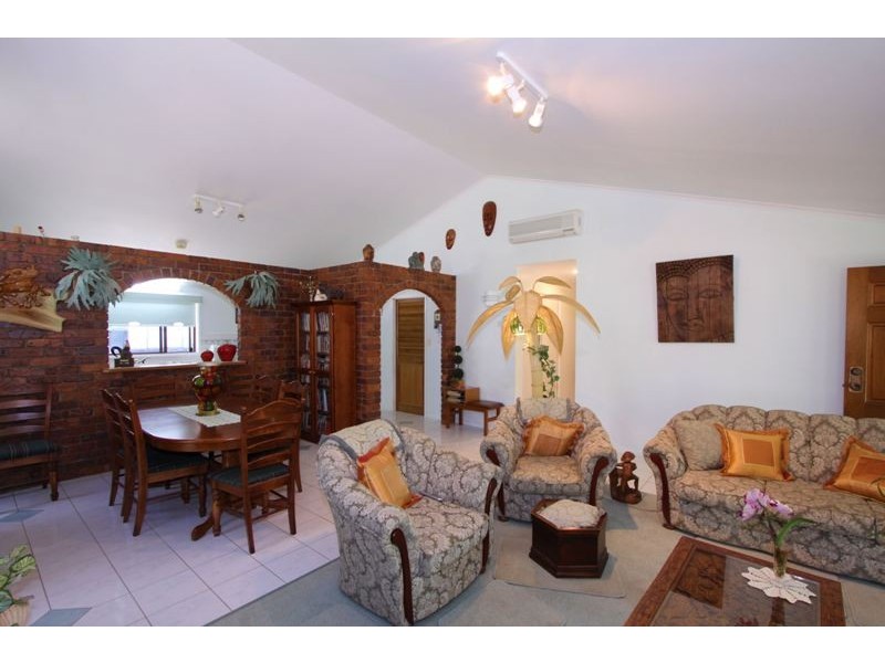 2 Willdora Drive, Branyan QLD 4670