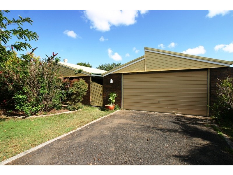 25 Pecton Place, Avenell Heights QLD 4670
