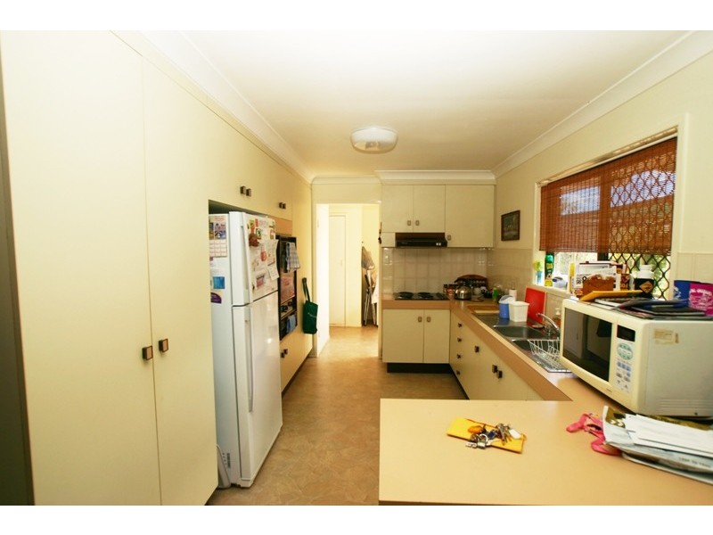 25 Pecton Place, Avenell Heights QLD 4670