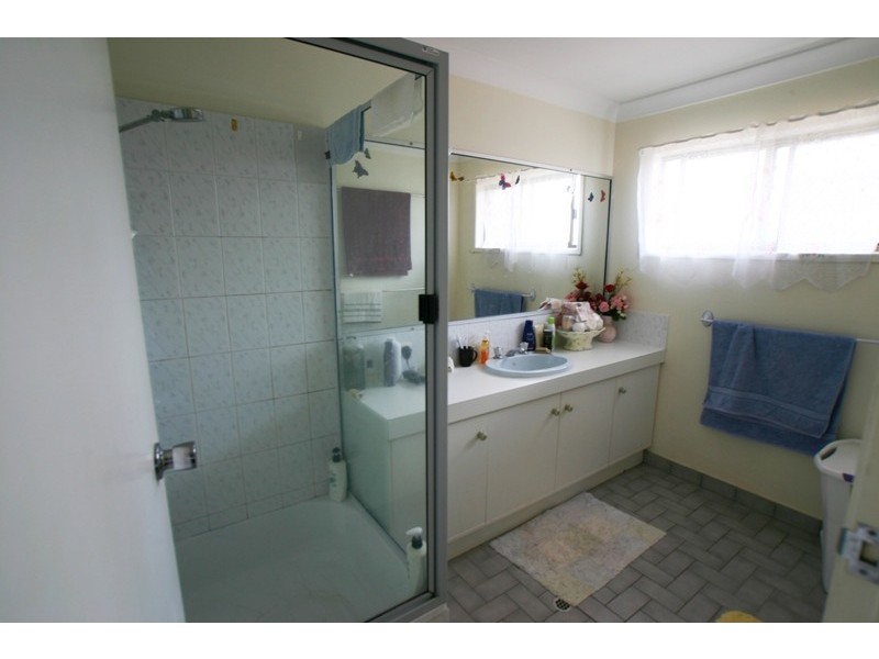 25 Pecton Place, Avenell Heights QLD 4670