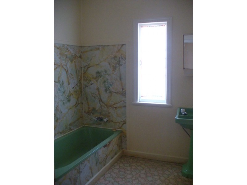 154 Mt Perry Rd, Bundaberg North QLD 4670