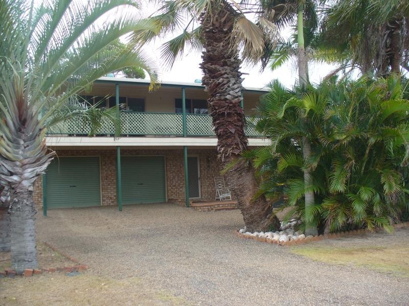 63 McIntosh Avenue, Elliott Heads QLD 4670