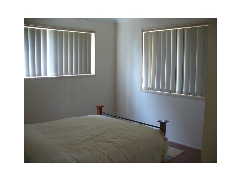 63 McIntosh Avenue, Elliott Heads QLD 4670