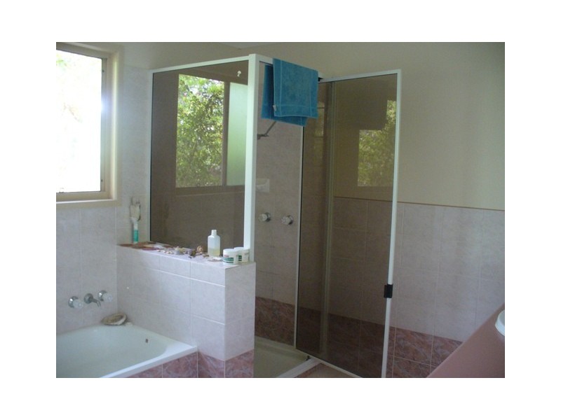 63 McIntosh Avenue, Elliott Heads QLD 4670