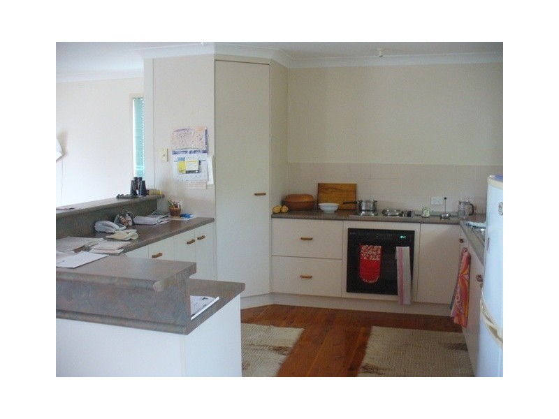 63 McIntosh Avenue, Elliott Heads QLD 4670