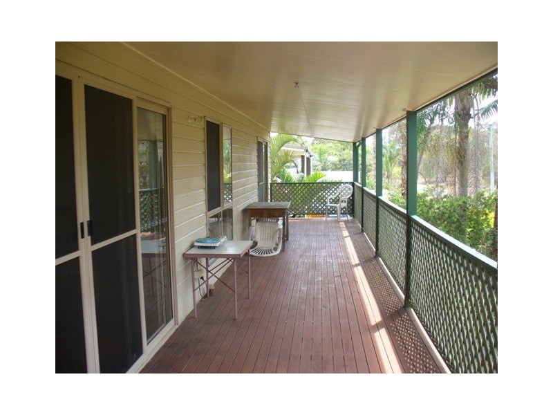 63 McIntosh Avenue, Elliott Heads QLD 4670