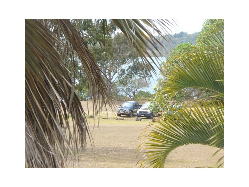 63 McIntosh Avenue, Elliott Heads QLD 4670