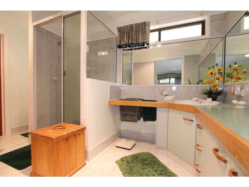 2 Willdora Drive, Branyan QLD 4670