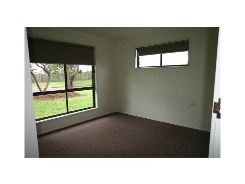 10 Pecton Place, Avenell Heights QLD 4670