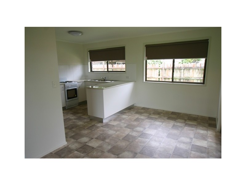 10 Pecton Place, Avenell Heights QLD 4670