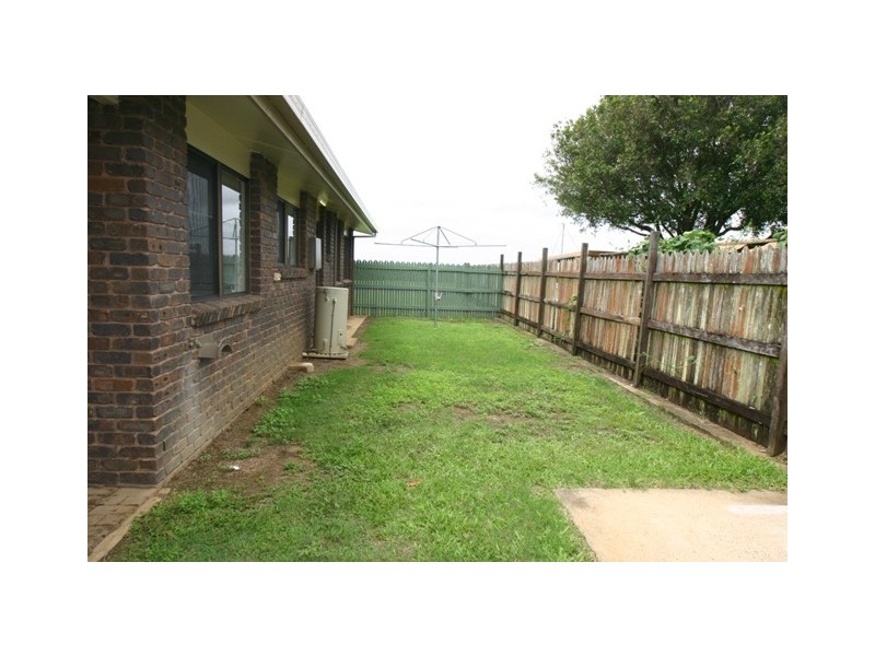 10 Pecton Place, Avenell Heights QLD 4670
