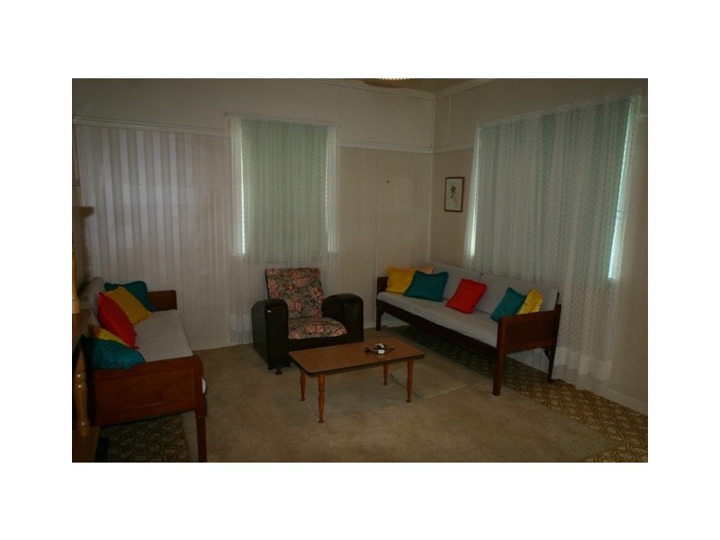 82 Water Street, Walkervale QLD 4670