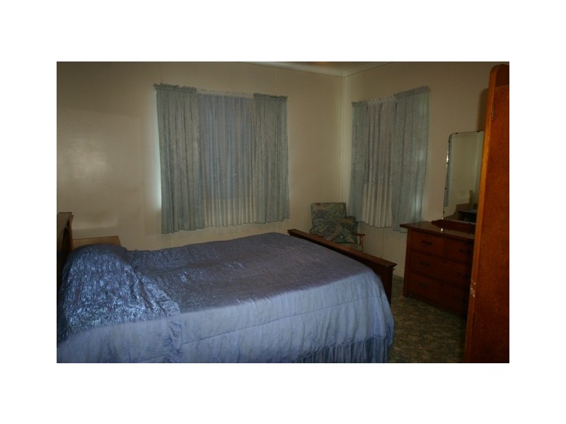 82 Water Street, Walkervale QLD 4670