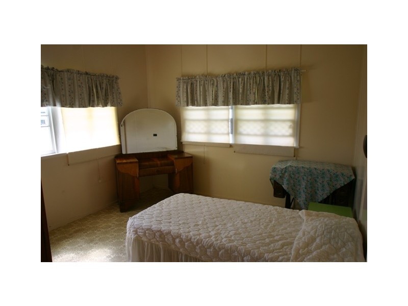 82 Water Street, Walkervale QLD 4670