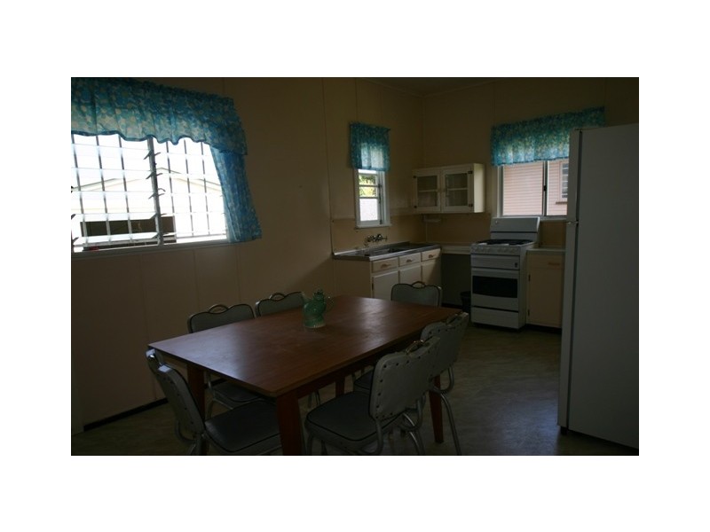 82 Water Street, Walkervale QLD 4670