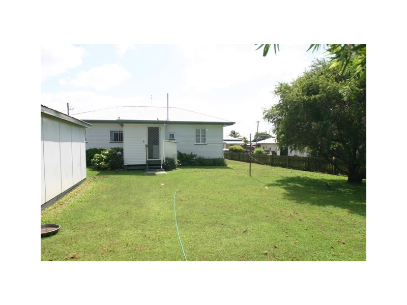 82 Water Street, Walkervale QLD 4670