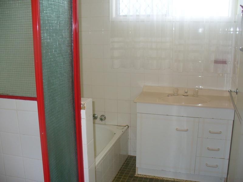 16 McVeigh Street, Kepnock QLD 4670