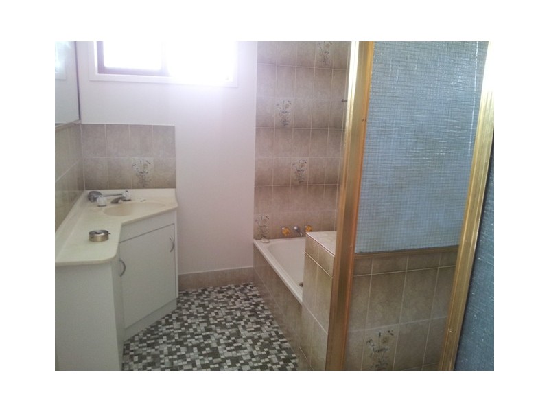 5 Fritz Street, Thabeban QLD 4670