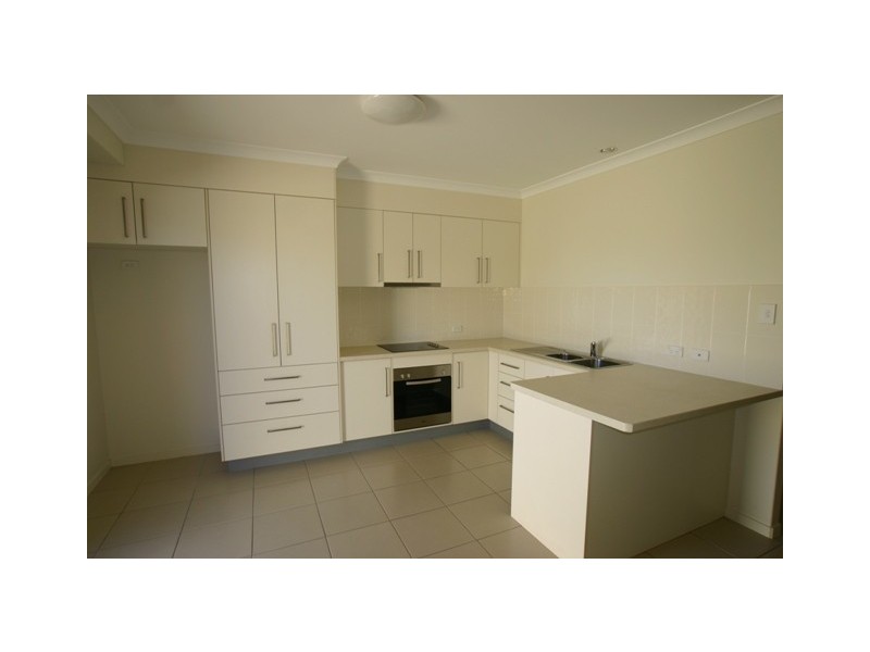 6/47b Thabeban Street, Avenell Heights QLD 4670