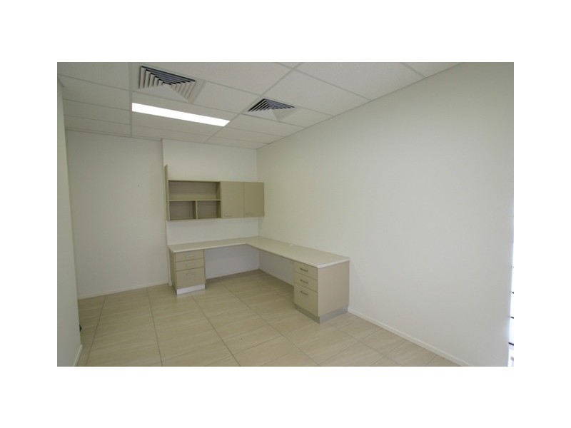 4/218 Walker Street, Svensson Heights QLD 4670