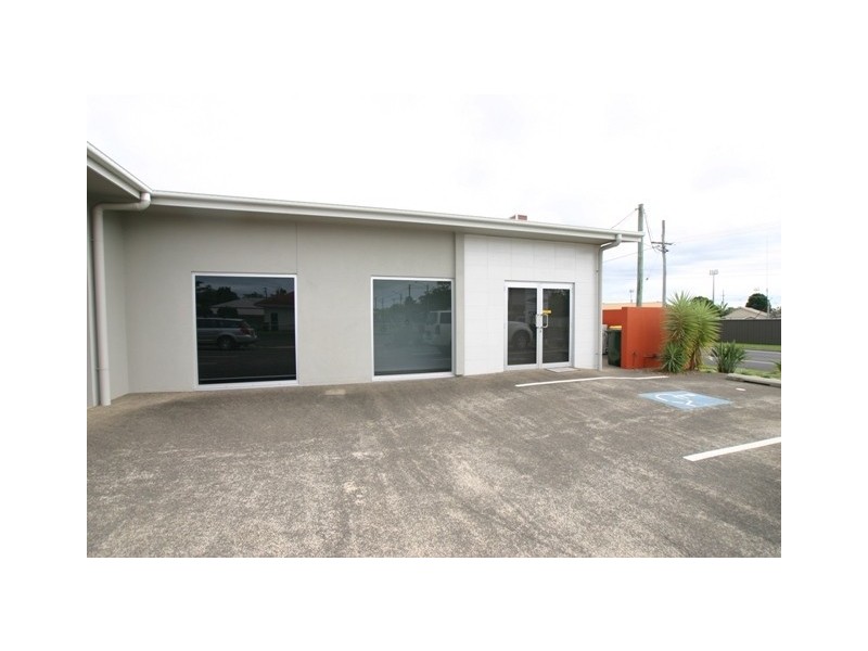 4/218 Walker Street, Svensson Heights QLD 4670